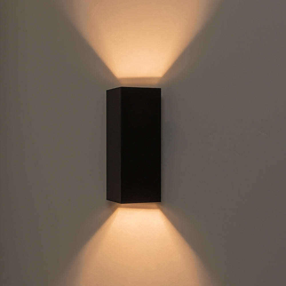 Modern Minimalist IP54 Black Rectangle LED Outdoor Wall Sconce