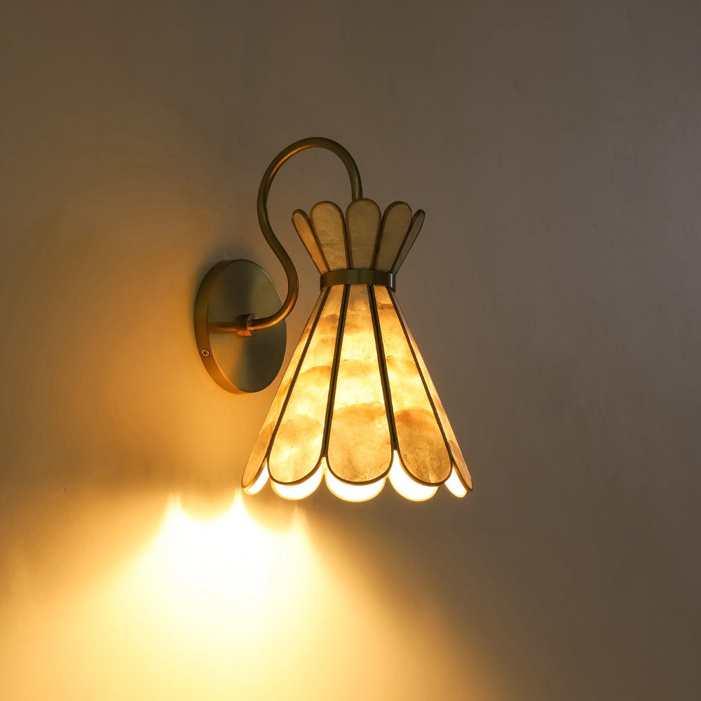 Pendantlightie - Decorative Tiffany 1 - Light Hourglass Capiz Shell Shade Armed Sconce - Wall Light - Brass - 
