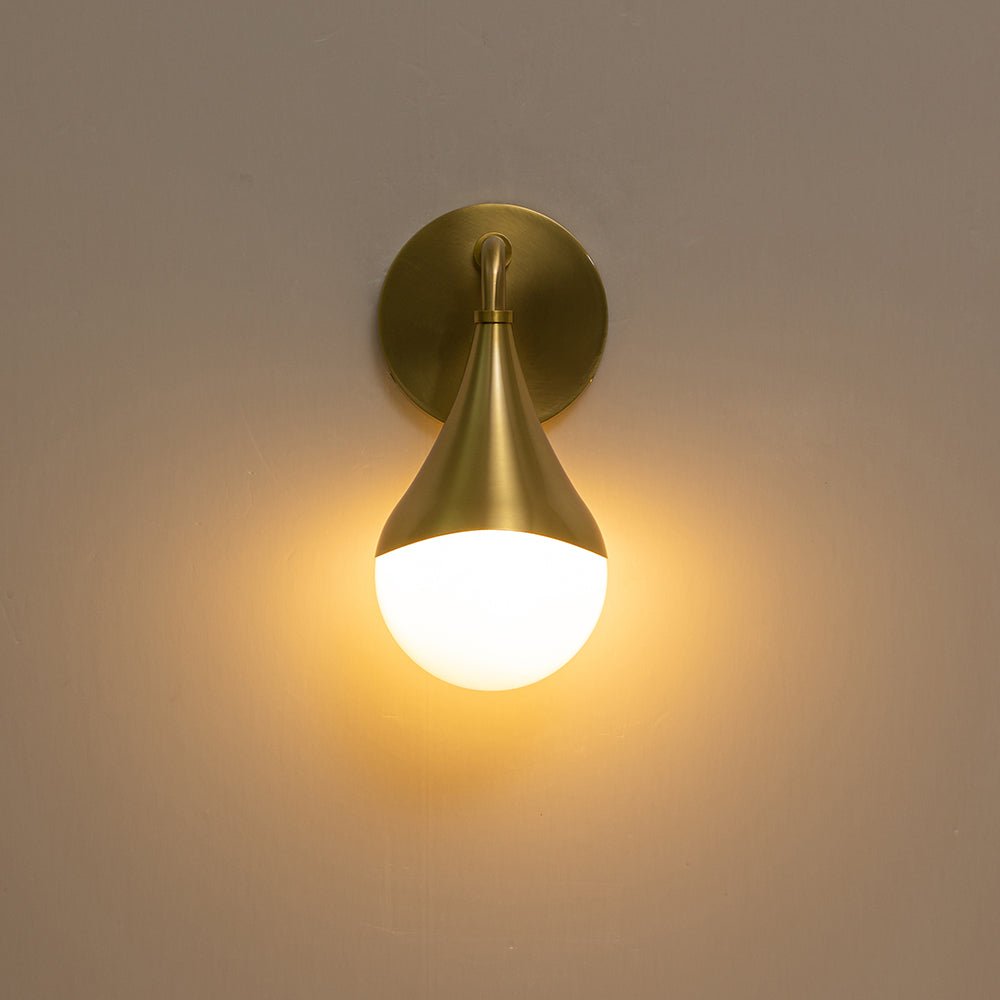 Pendantlightie - Modern 1 - Light Aged Brass Teardrop Bathroom Armed Wall Sconce - Wall Light - Brass - 